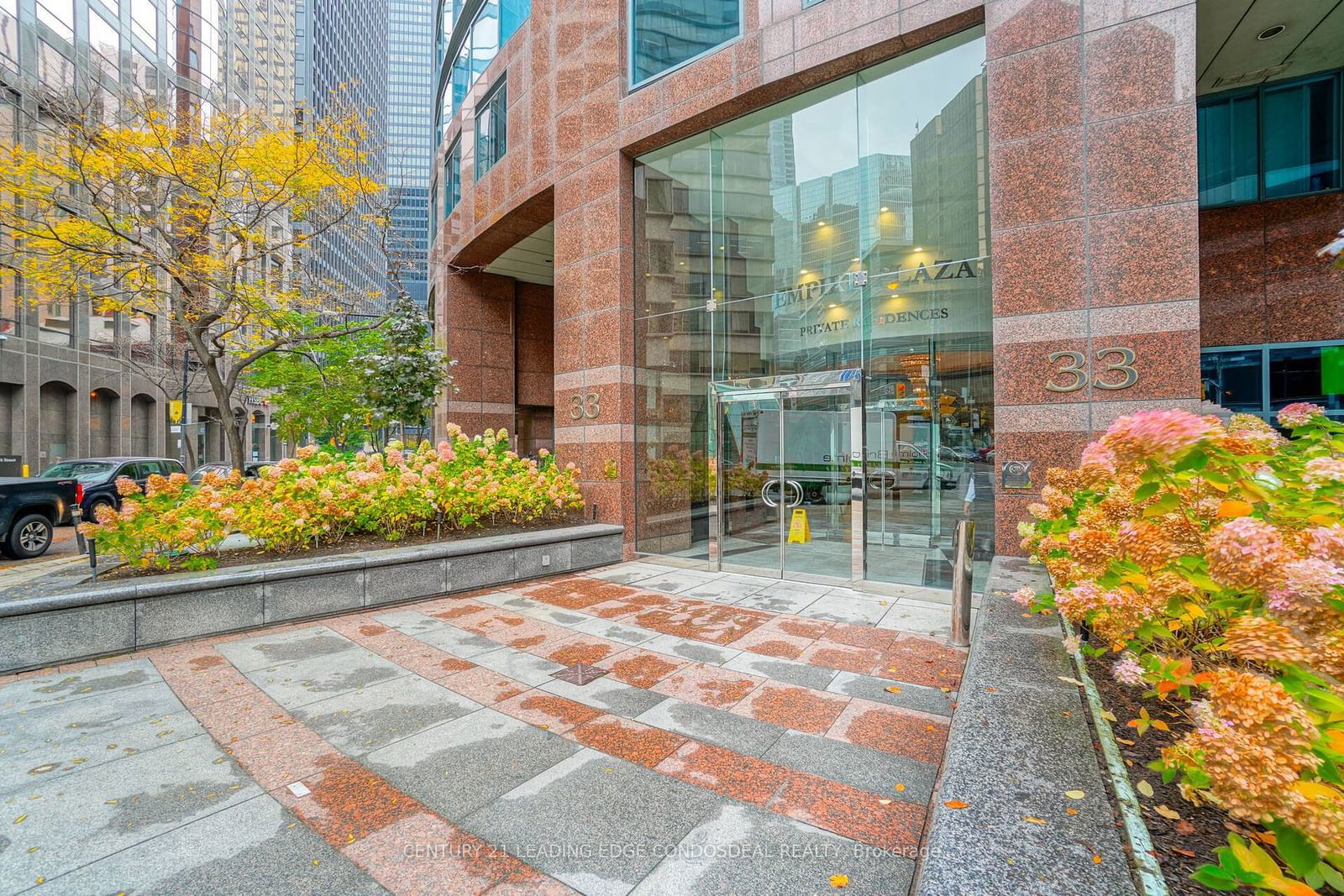 Condo for sale at 1905-33 University Avenue, Toronto, Bay Street Corridor, M5J 2S7 - MLS: C11944658