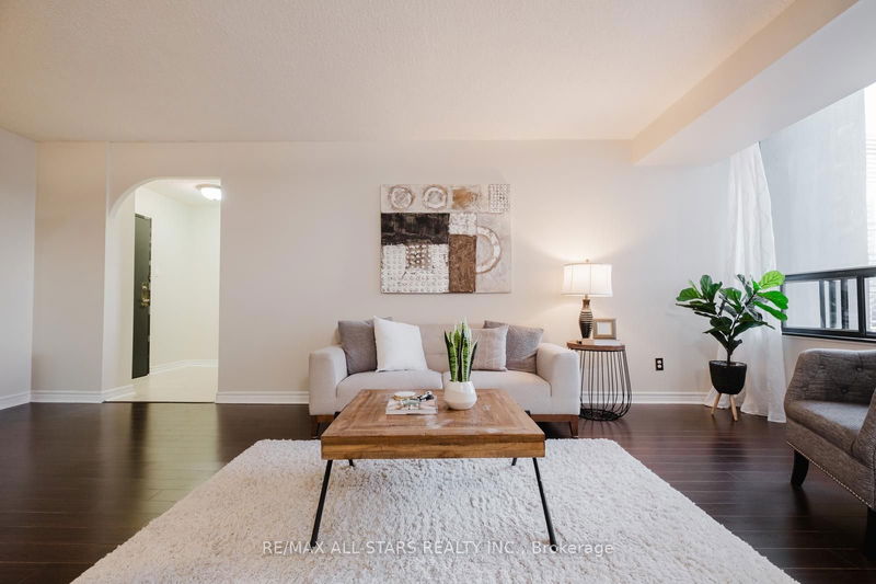 home for sale on 1007-1900 Sheppard Avenue E