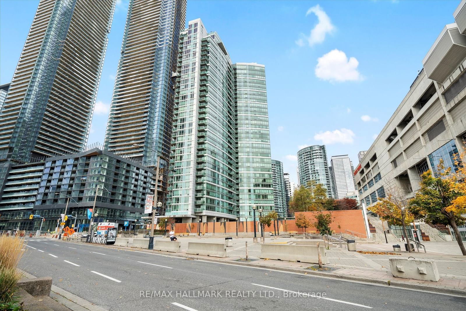 Condo for sale at 3803-81 Navy Wharf Court, Toronto, Waterfront Communities C1, M5V 3S2 - MLS: C11944884