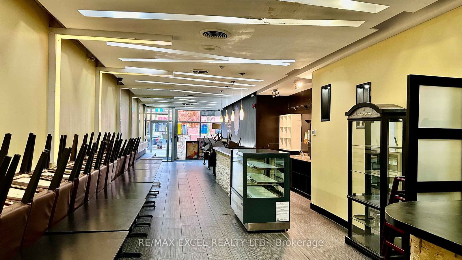 Commercial/Retail for lease at 101-394 Bloor Street, Toronto, Annex, M5S 1X4 - MLS: C11944978