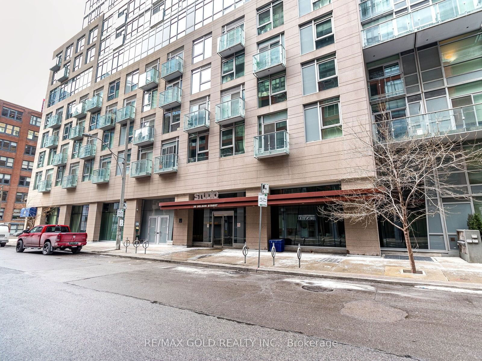 Condo leased at 508-30 Nelson Street, Toronto, Waterfront Communities C1, M5V 0H5 - MLS: C11945112