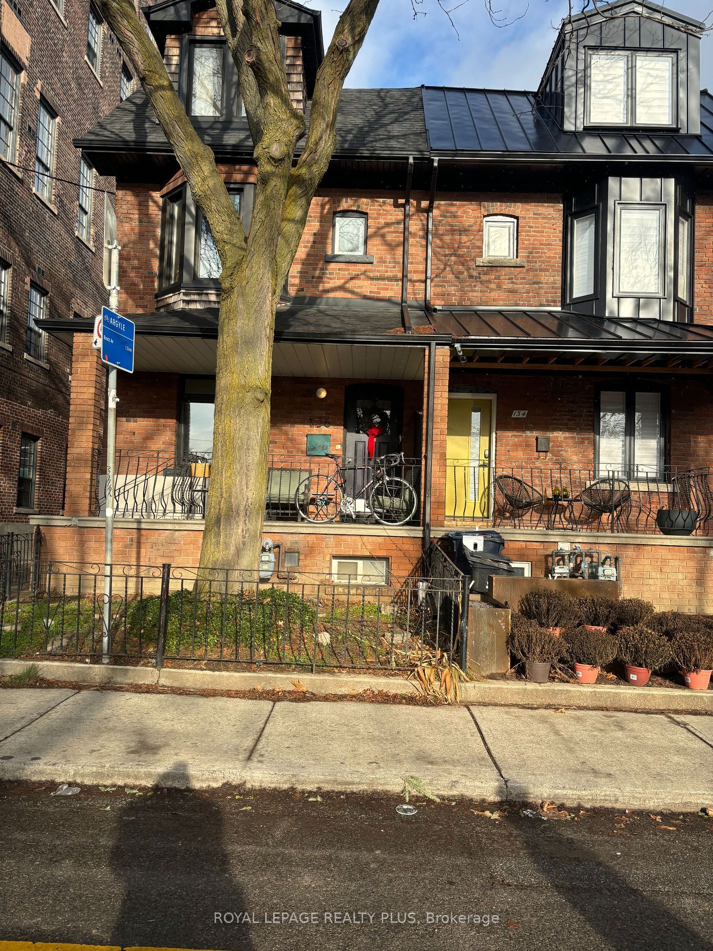 Semi-Detached House for lease at 4-136 Argyle Street, Toronto, Trinity-Bellwoods, M6J 1N9 - MLS: C11945127