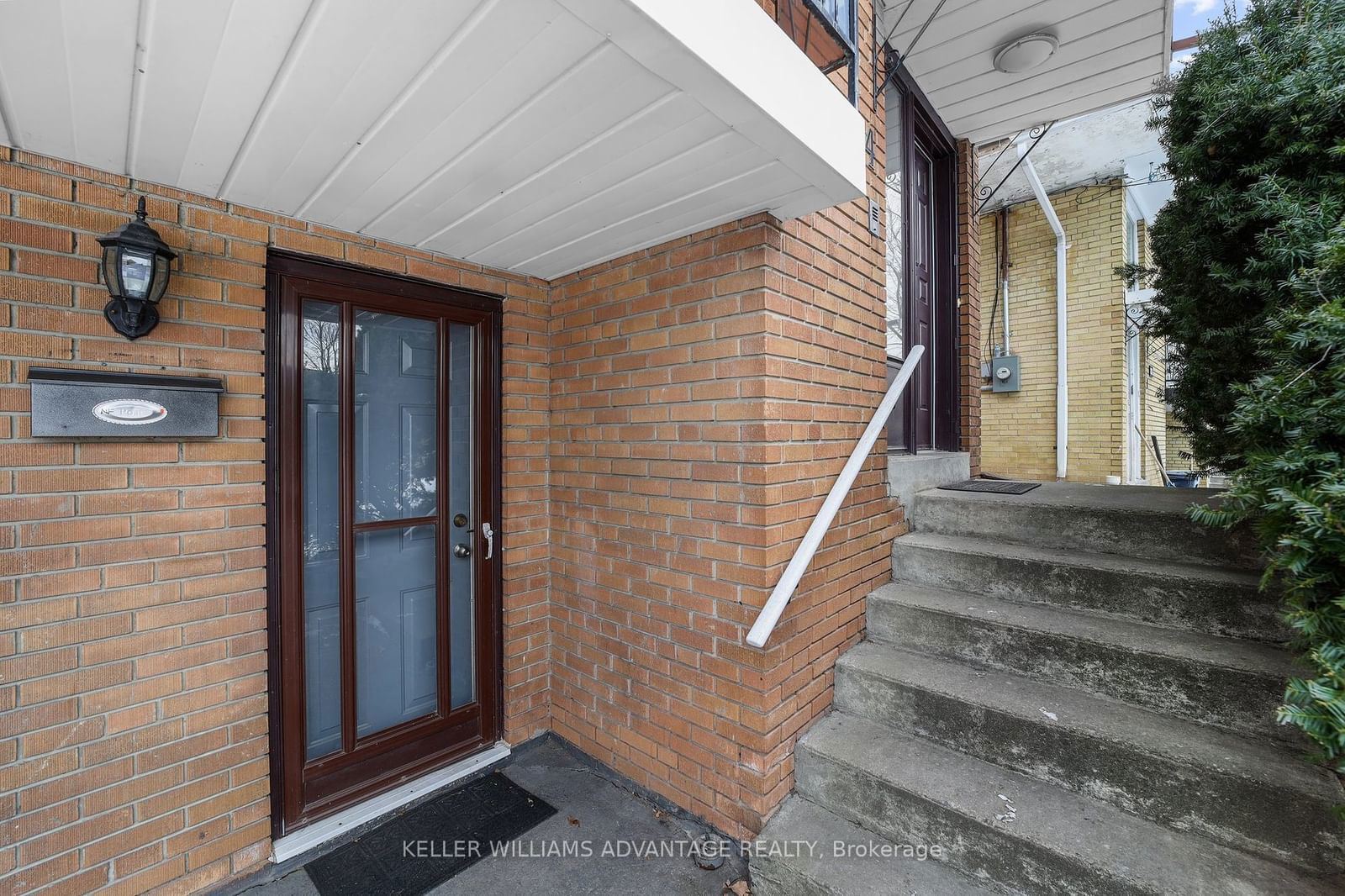 Semi-Detached House for sale at 4 Carscadden Drive, Toronto, Westminster-Branson, M2R 2A7 - MLS: C11945339