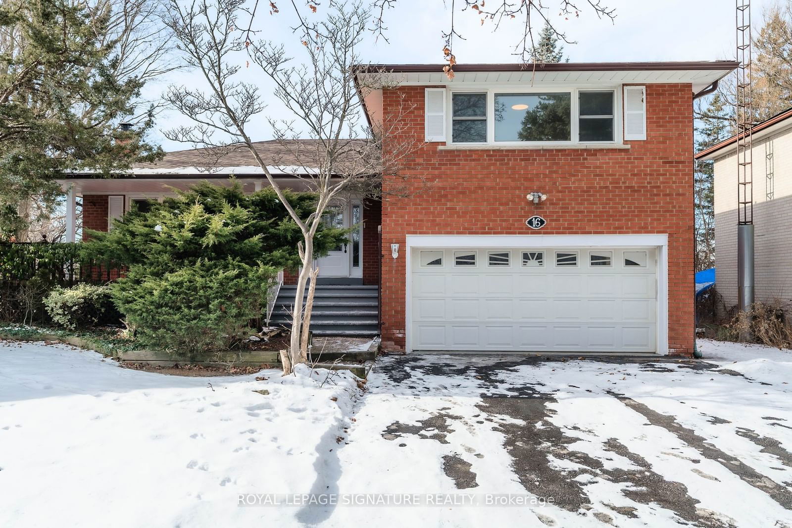 Detached House for sale at 16 Lesgay Crescent, Toronto, Don Valley Village, M2J 2H8 - MLS: C11945359