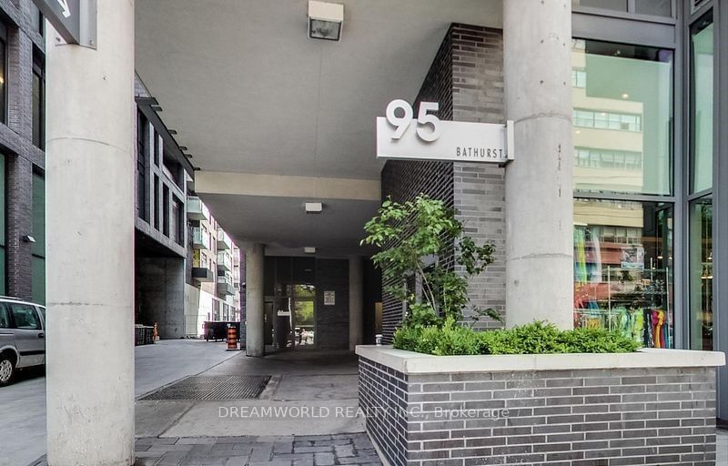 Condo for lease at 917-95 Bathurst Street, Toronto, Waterfront Communities C1, M5V 0H7 - MLS: C11945515