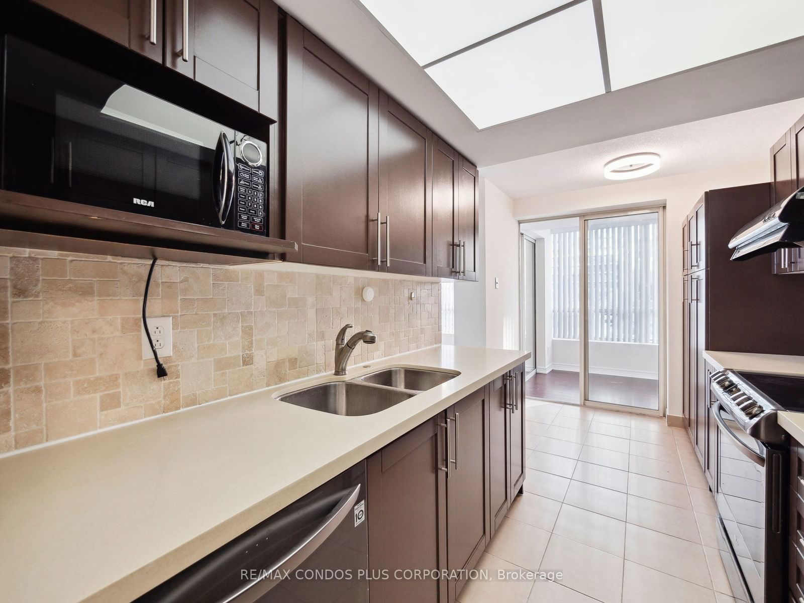 Condo for lease at 209-5785 Yonge Street, Toronto, Newtonbrook East, M2M 4J2 - MLS: C11946045