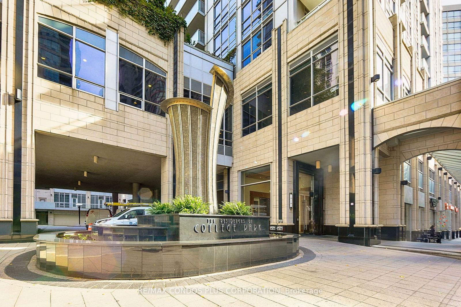 Condo for sale at 911-763 Bay Street, Toronto, Bay Street Corridor, M5G 2R3 - MLS: C11946070