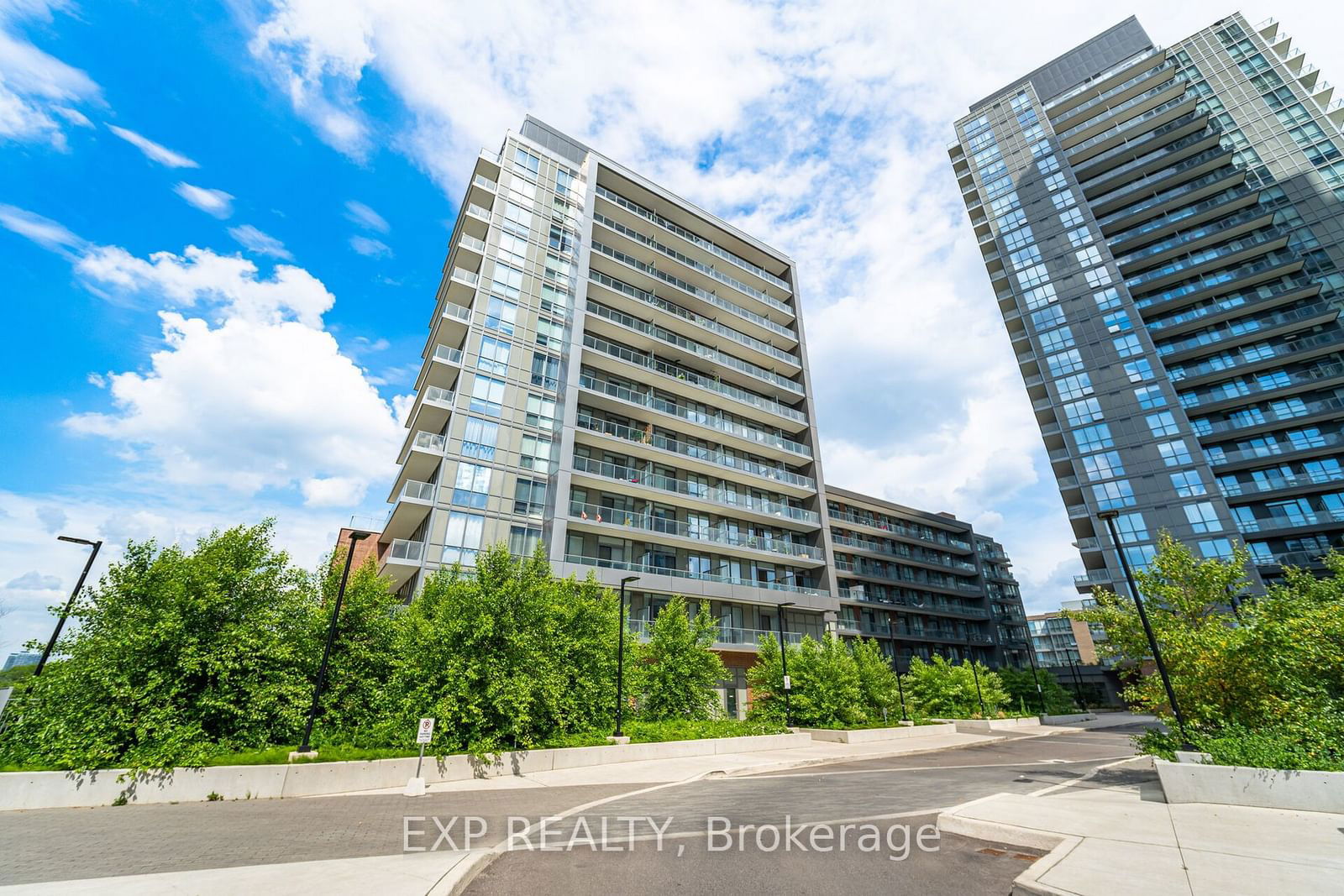 Condo for sale at 402-36 Forest Manor Road, Toronto, Henry Farm, M2J 0H2 - MLS: C11946177