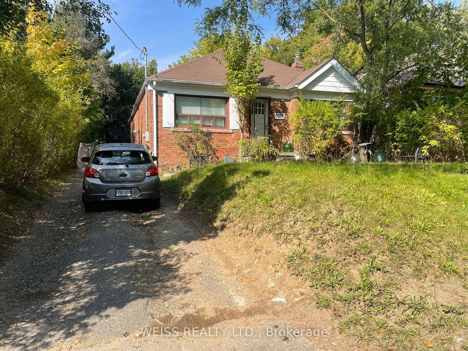 Detached House for sale at 490 Coldstream Avenue, Toronto, Bedford Park-Nortown, M5N 1Y5 - MLS: C11946213