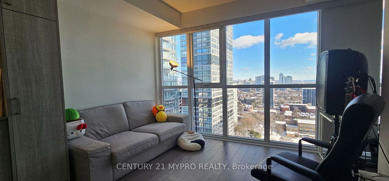 home for lease on 2311-77 Mutual Street S