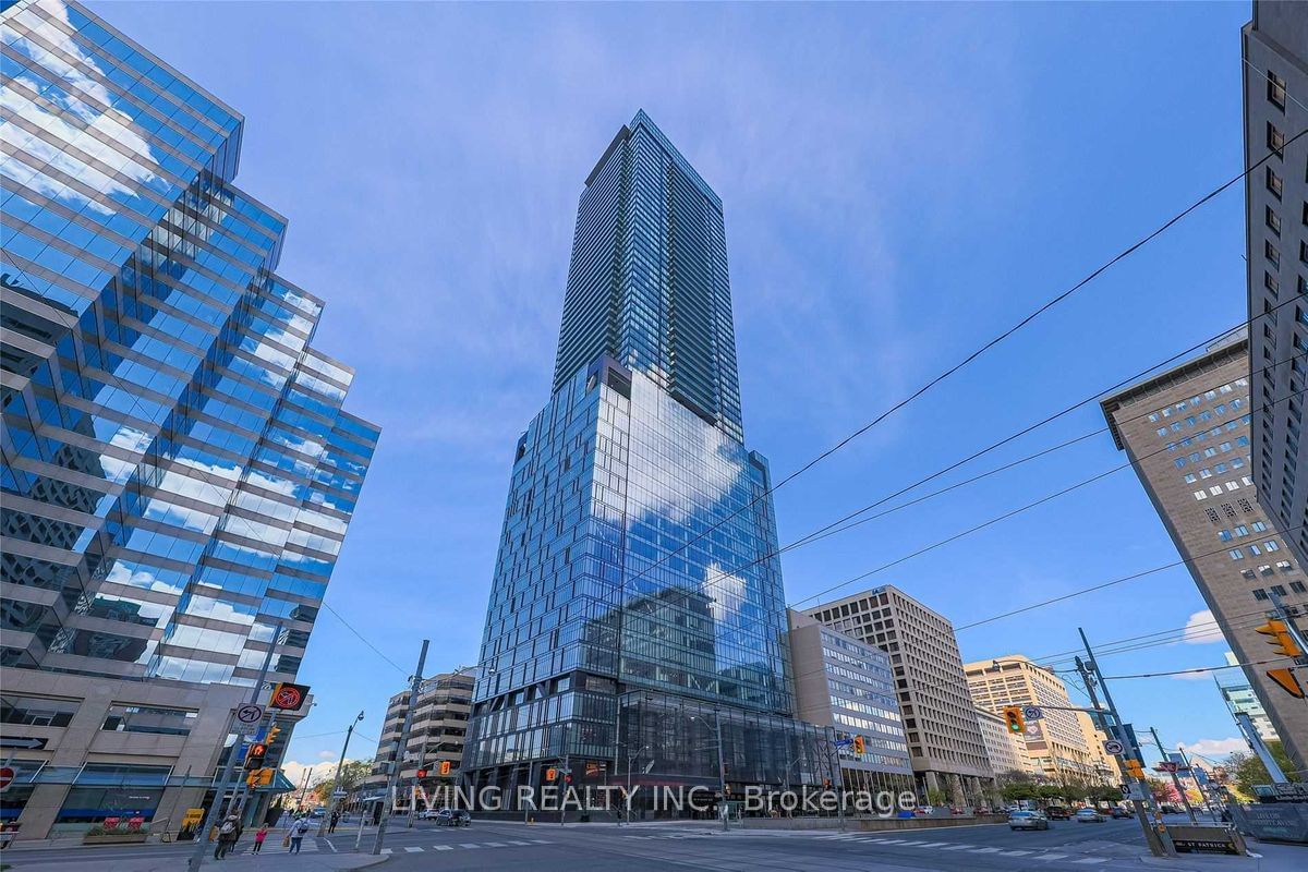 Condo for sale at 3911-488 University Avenue, Toronto, University, M5G 0C1 - MLS: C11946384