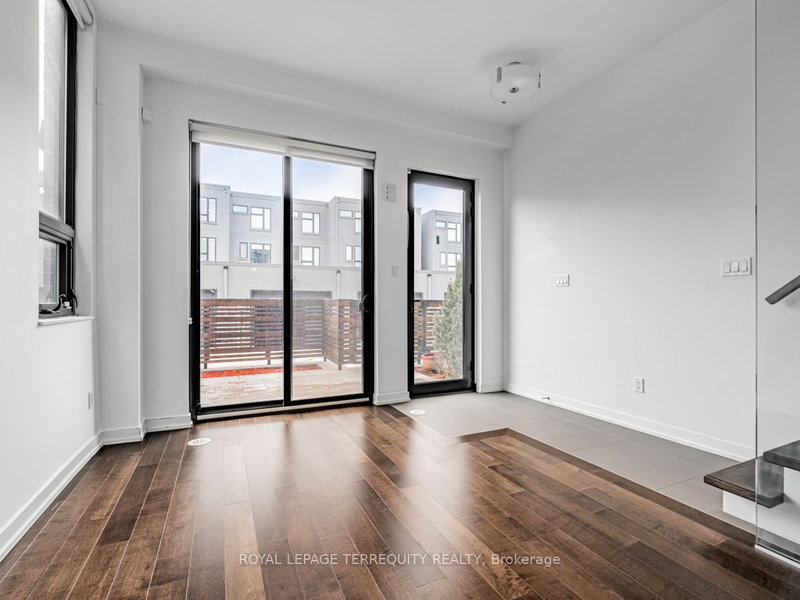 33 Achtman Lane, Toronto, M6G 4C5 | Image 3