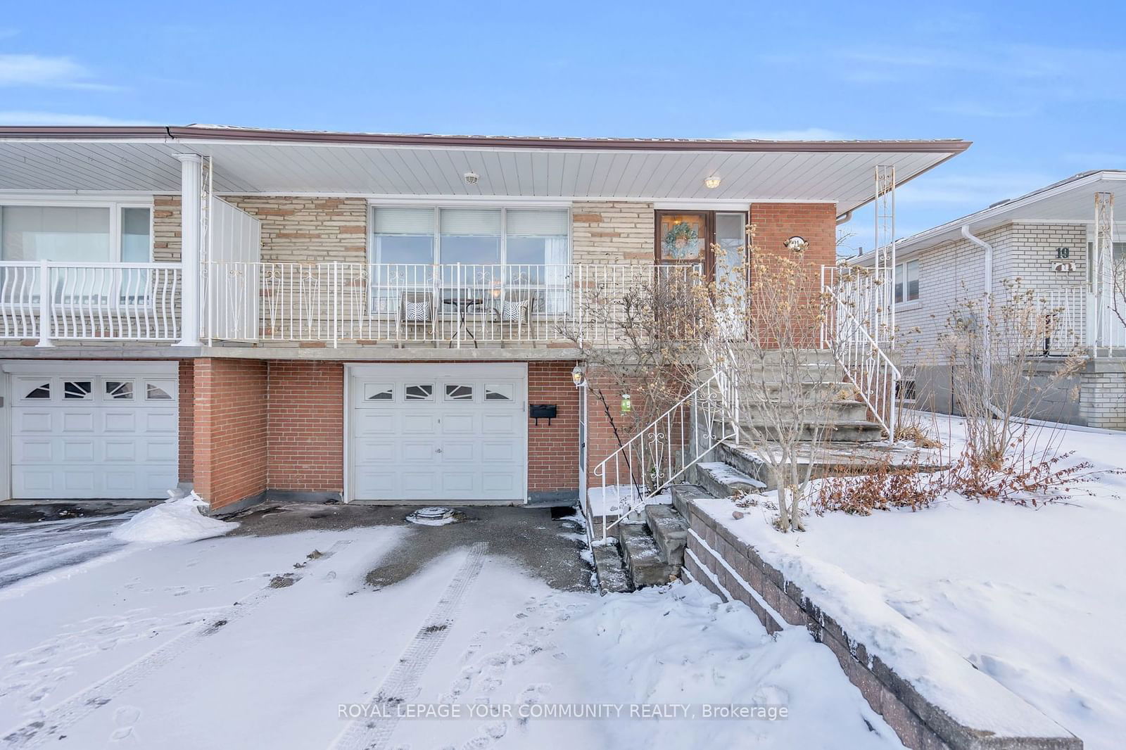 Semi-Detached House sold at 21 Clipper Road, Toronto, Pleasant View, M2J 4C8 - MLS: C11947279