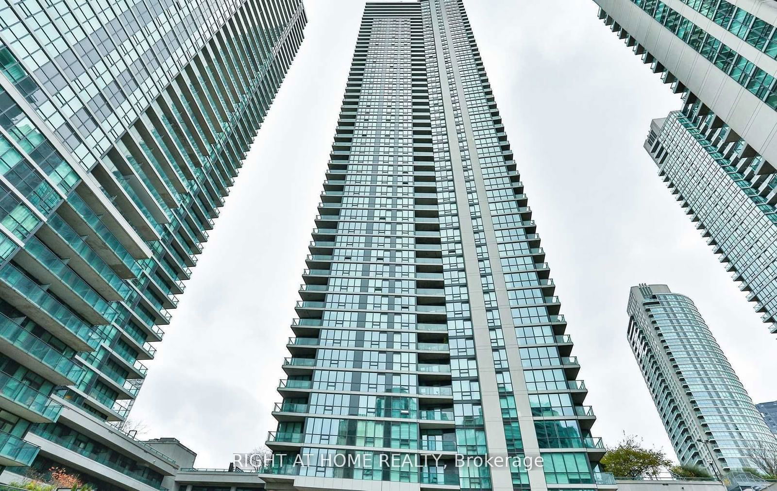 Condo for lease at 1205-18 Harbour Street, Toronto, Waterfront Communities C1, M5J 2Z6 - MLS: C11948490