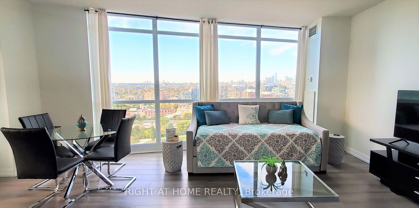 Condo for sale at 2502-219 Fort York Boulevard, Toronto, Waterfront Communities C1, M5V 1B1 - MLS: C11948545