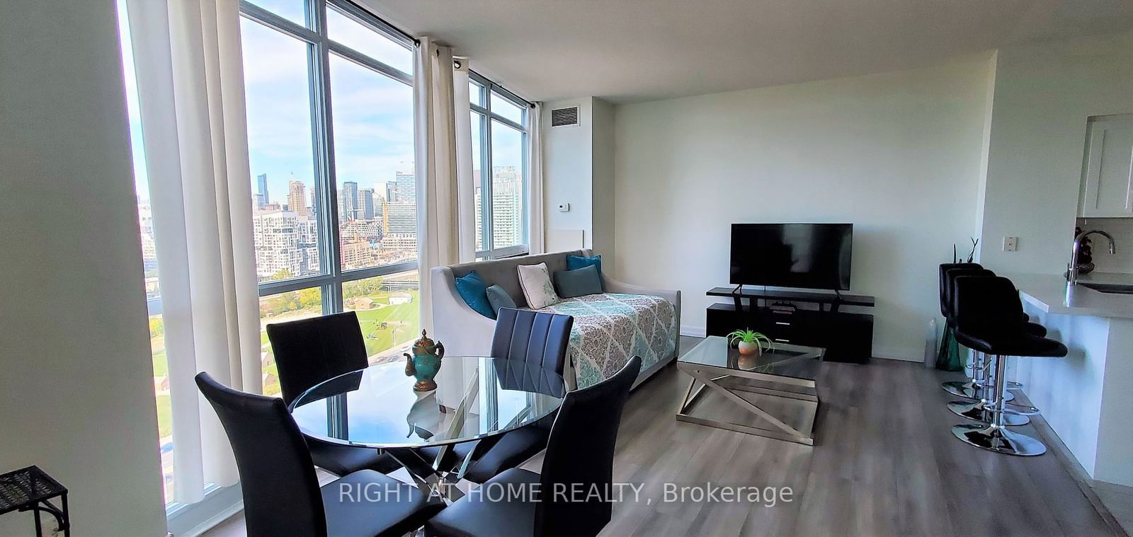 Condo for sale at 2502-219 Fort York Boulevard, Toronto, Waterfront Communities C1, M5V 1B1 - MLS: C11948545