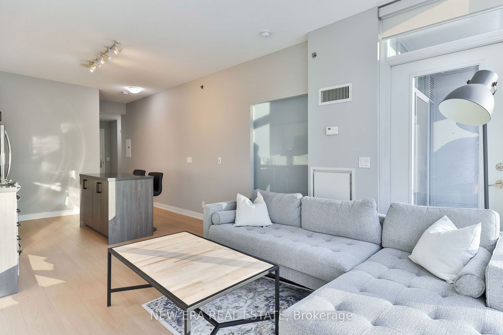 Condo for sale at 922-21 Nelson Street, Toronto, Waterfront Communities C1, M5V 3H9 - MLS: C11948863