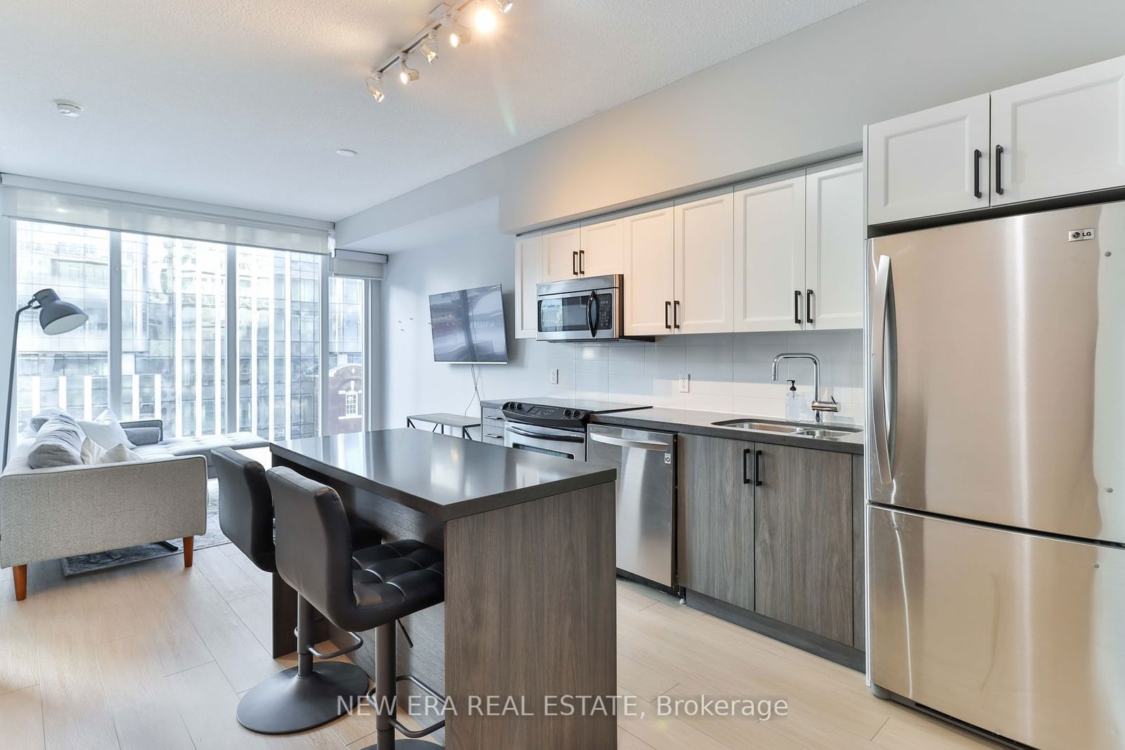 Condo for sale at 922-21 Nelson Street, Toronto, Waterfront Communities C1, M5V 3H9 - MLS: C11948863