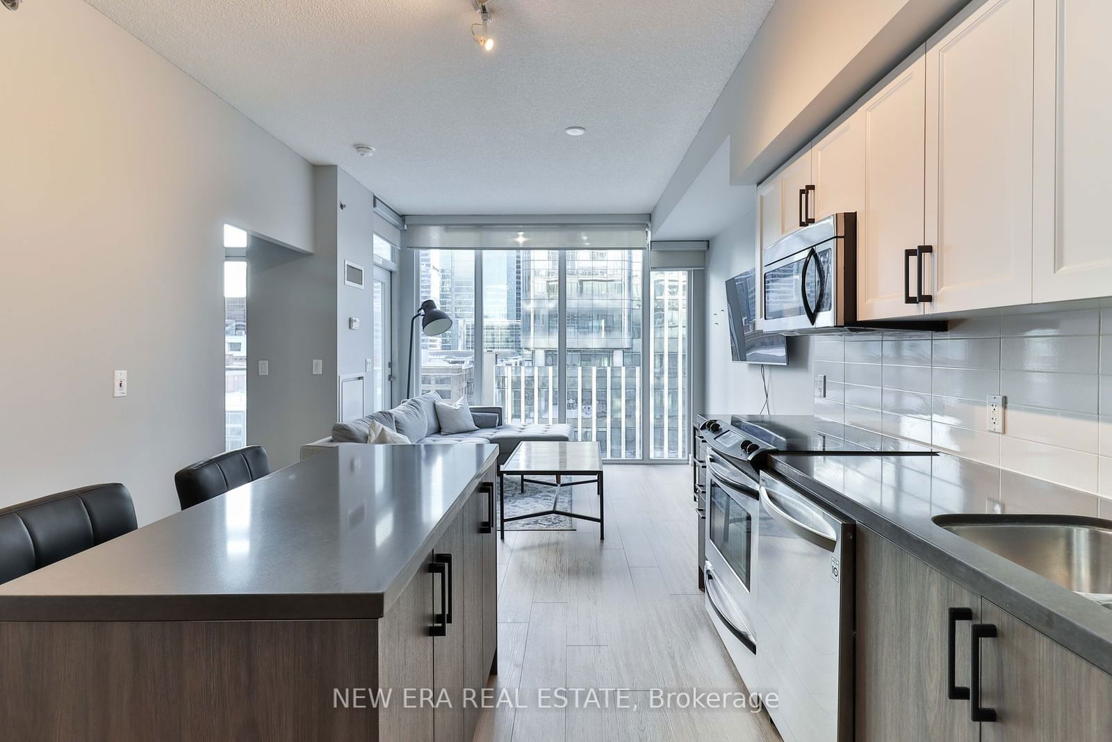 Condo for sale at 922-21 Nelson Street, Toronto, Waterfront Communities C1, M5V 3H9 - MLS: C11948863