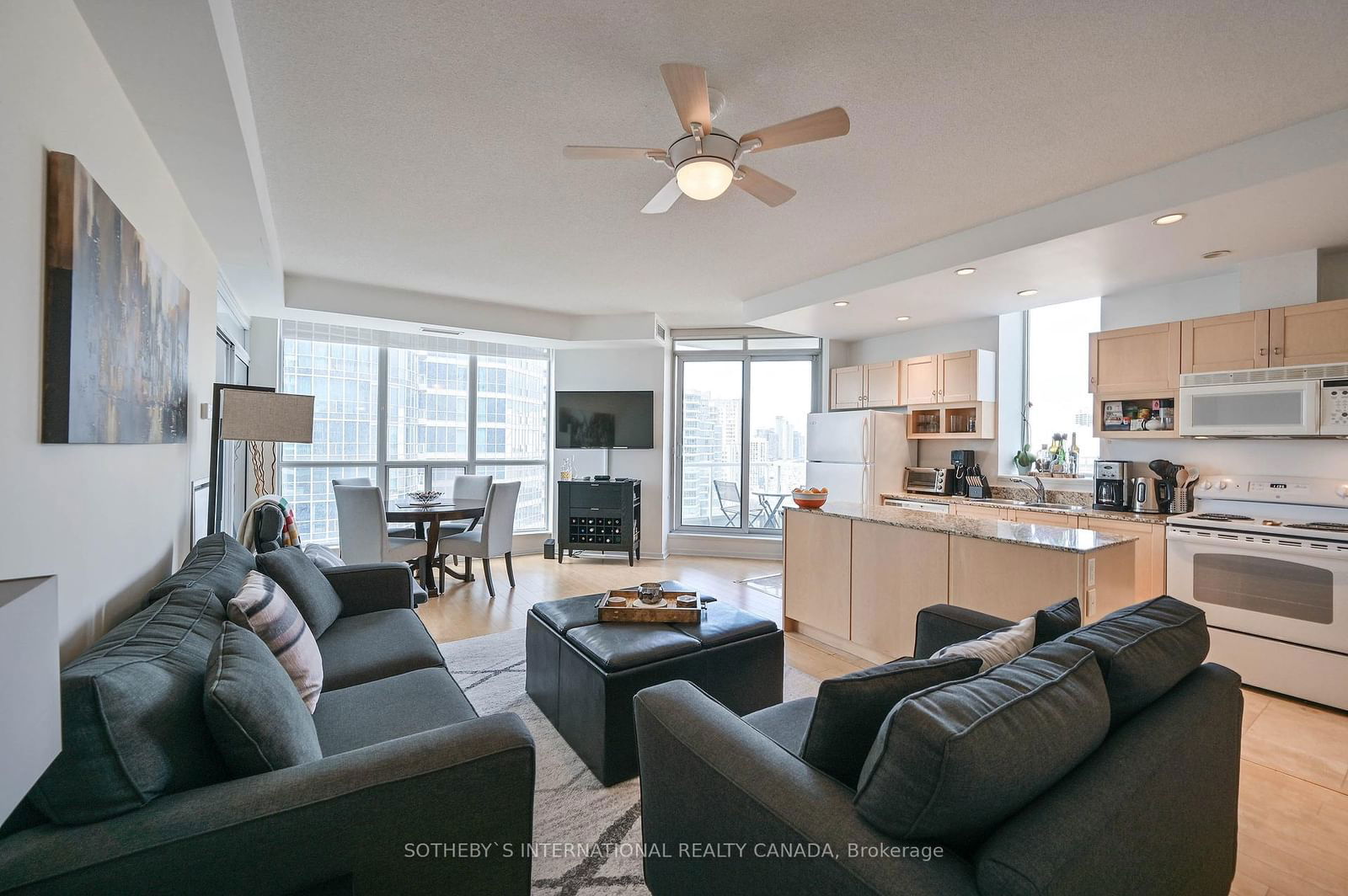 Condo leased at 2012-8 York Street, Toronto, Waterfront Communities C1, M5J 2Y2 - MLS: C11949453