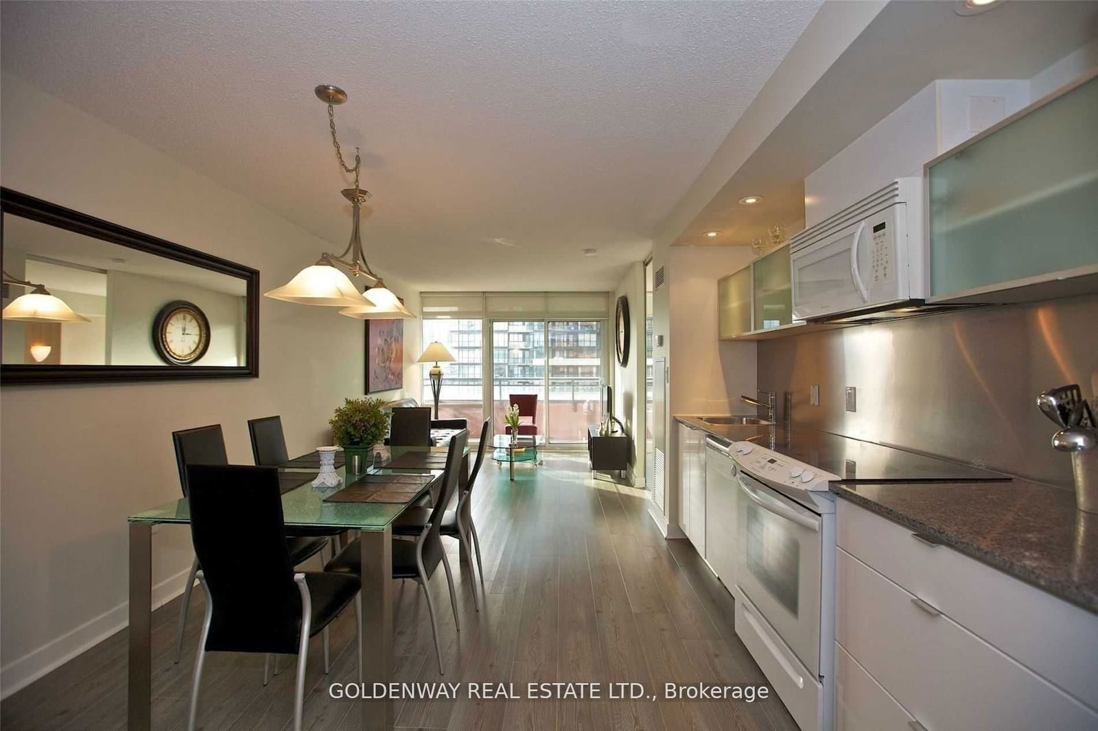 Condo for lease at 721-4K Spadina Avenue, Toronto, Waterfront Communities C1, M5V 3V0 - MLS: C11949487