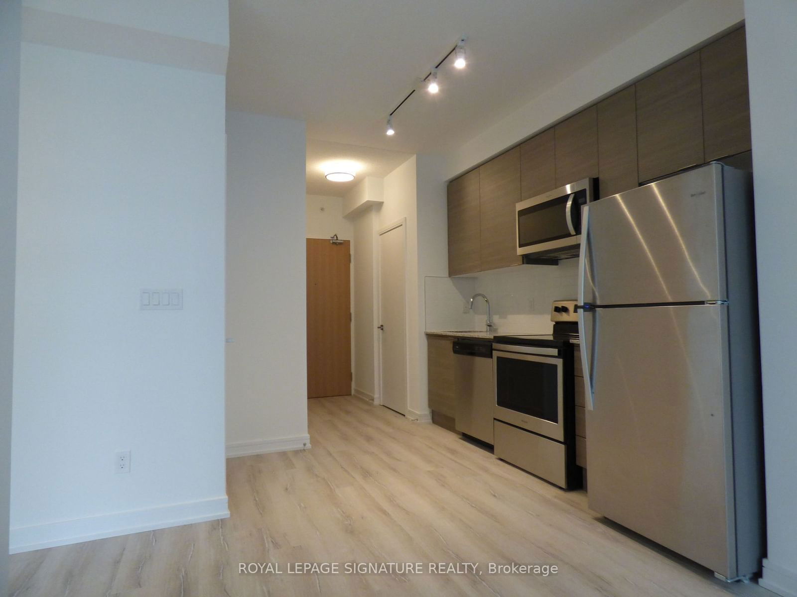 Condo for sale at 527-621 Sheppard Avenue, Toronto, Bayview Village, M2K 0G4 - MLS: C11949576