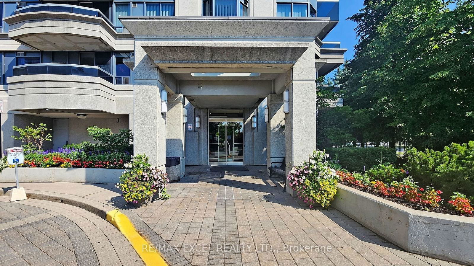 Condo for sale at 1009-35 Finch Avenue, Toronto, Willowdale East, M2N 6Z8 - MLS: C11950035