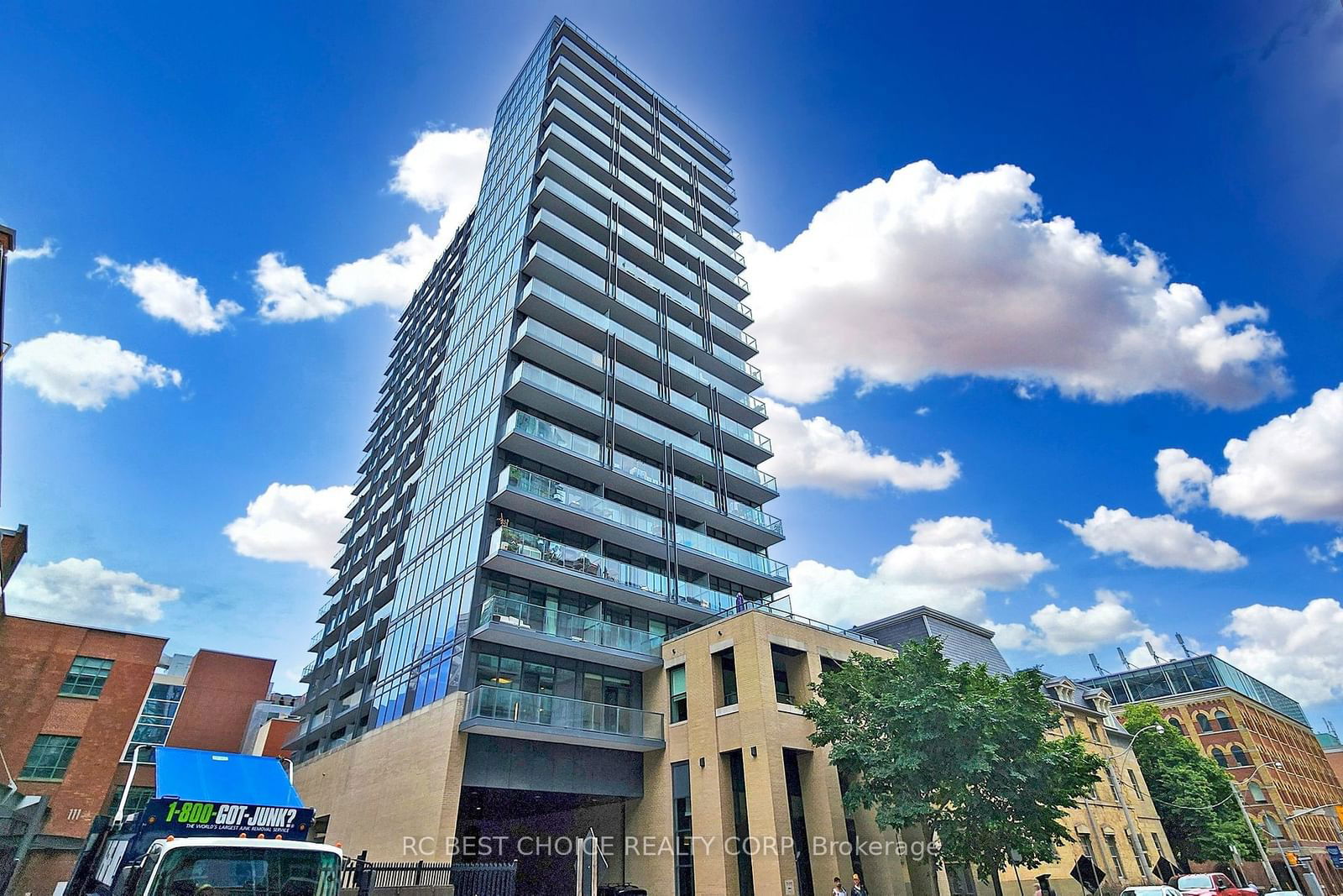 Condo for lease at 411-105 George Street, Toronto, Moss Park, M5A 2N4 - MLS: C11950102