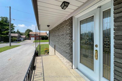 7 Muirkirk Rd, Toronto - Willowdale West image-0-3