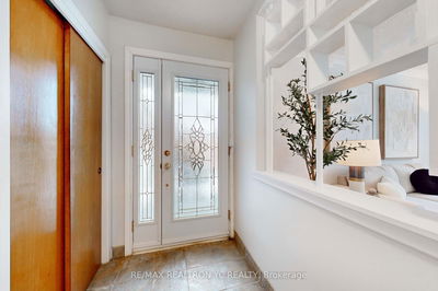 7 Muirkirk Rd, Toronto - Willowdale West image-0-4