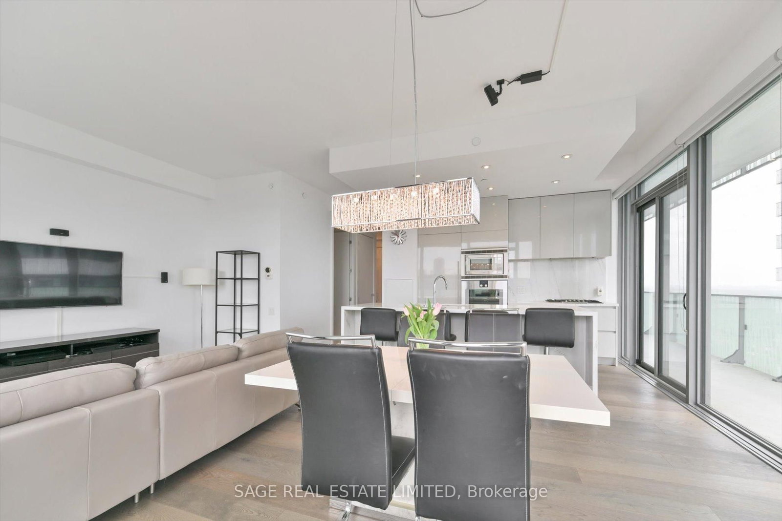 Listing Image 20