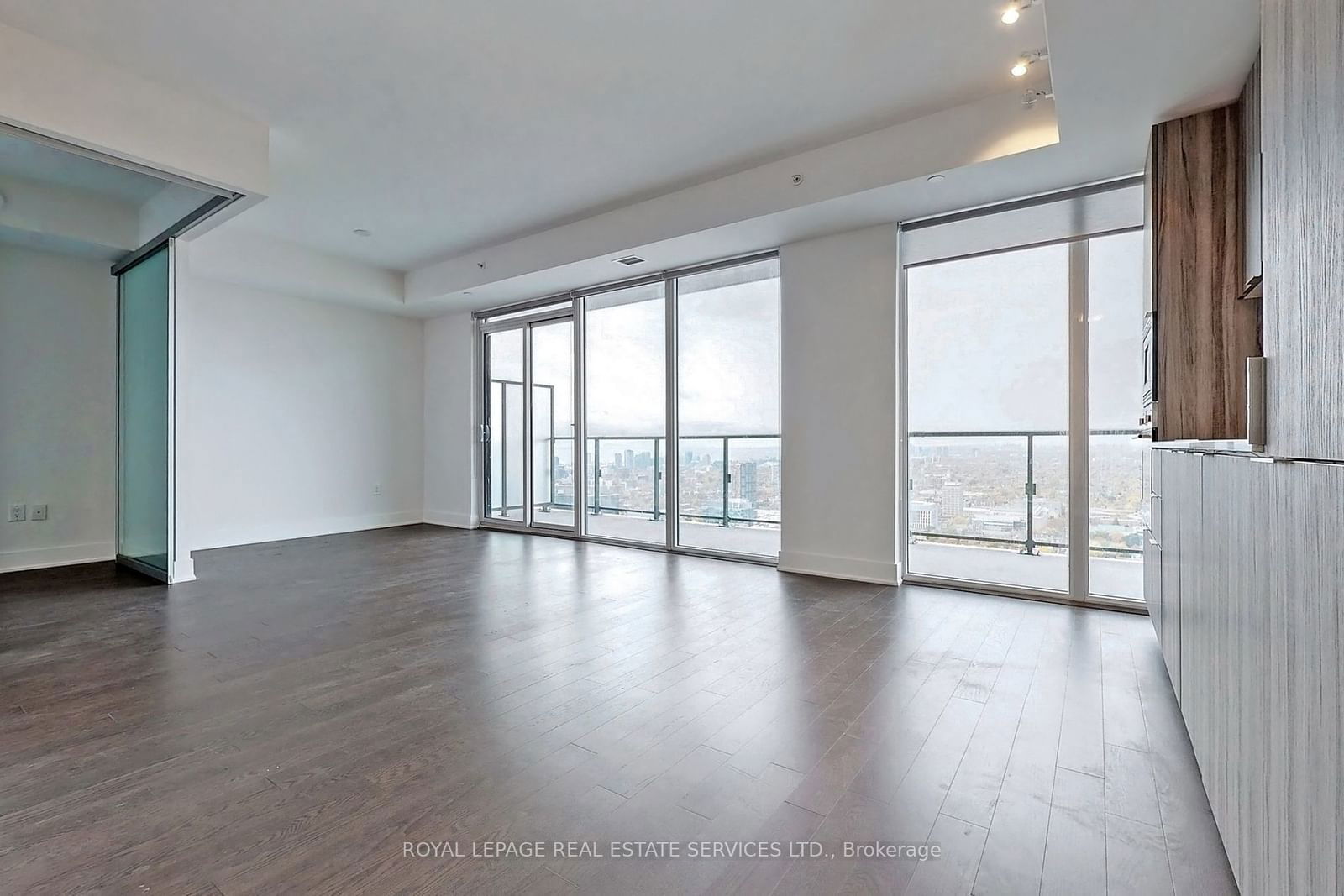 Condo for lease at LPH05-955 Bay Street, Toronto, Bay Street Corridor, M5S 0C6 - MLS: C11950674