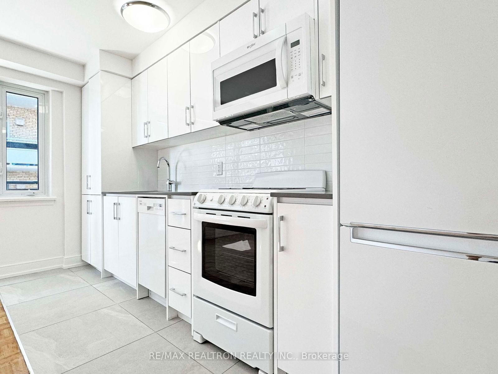 Condo for lease at 506-95 Lawton Boulevard, Toronto, Yonge-St. Clair, M4V 1Z8 - MLS: C11950996