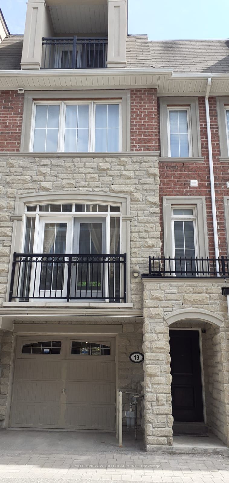 Townhouse for lease at 19 Slingsby Lane, Toronto, Willowdale East, M2N 0H7 - MLS: C11951086