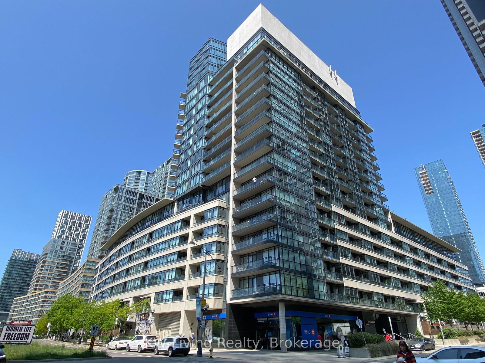 Condo for lease at 711-8 Telegram Mews, Toronto, Waterfront Communities C1, M5V 3Z5 - MLS: C11951230