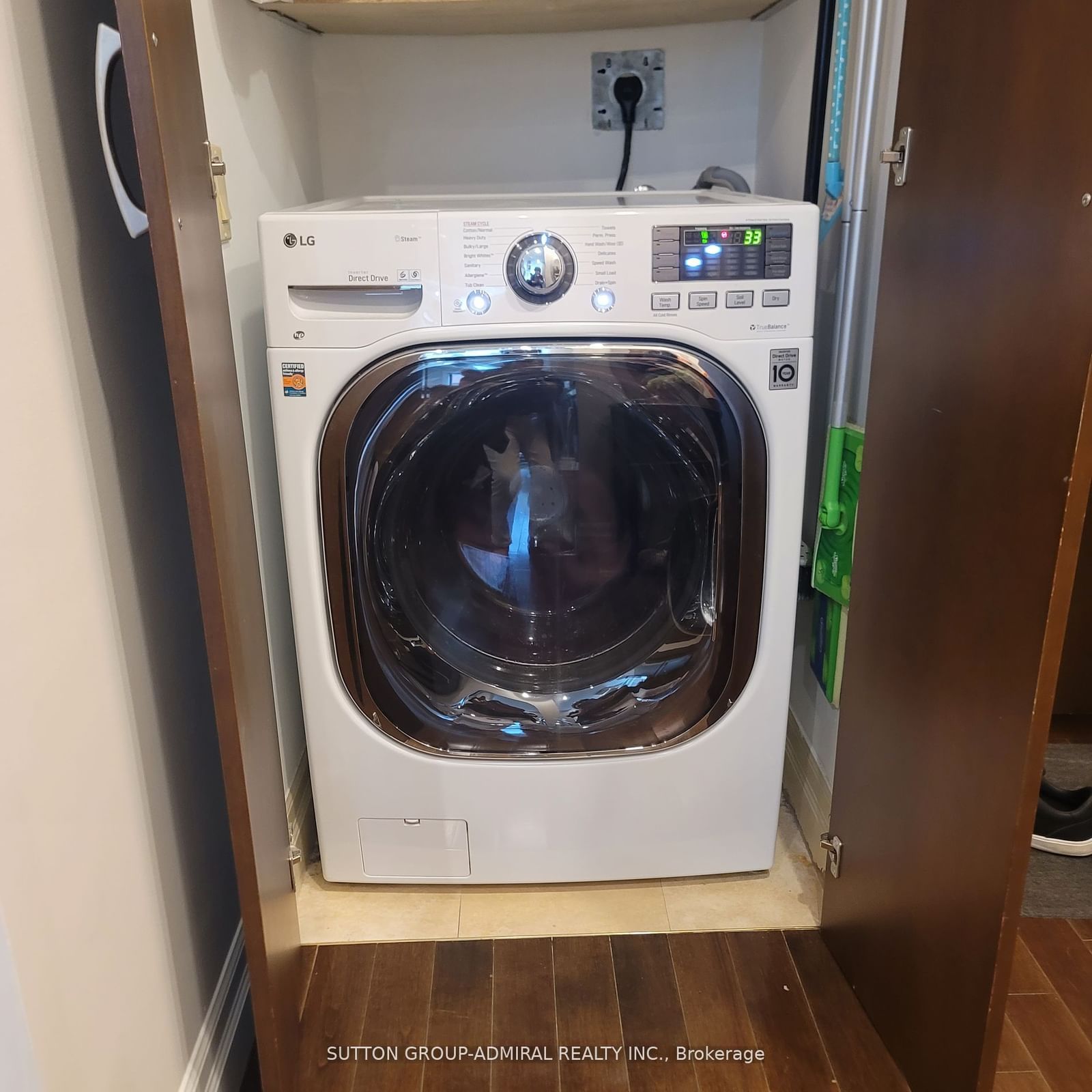 Listing Image 7