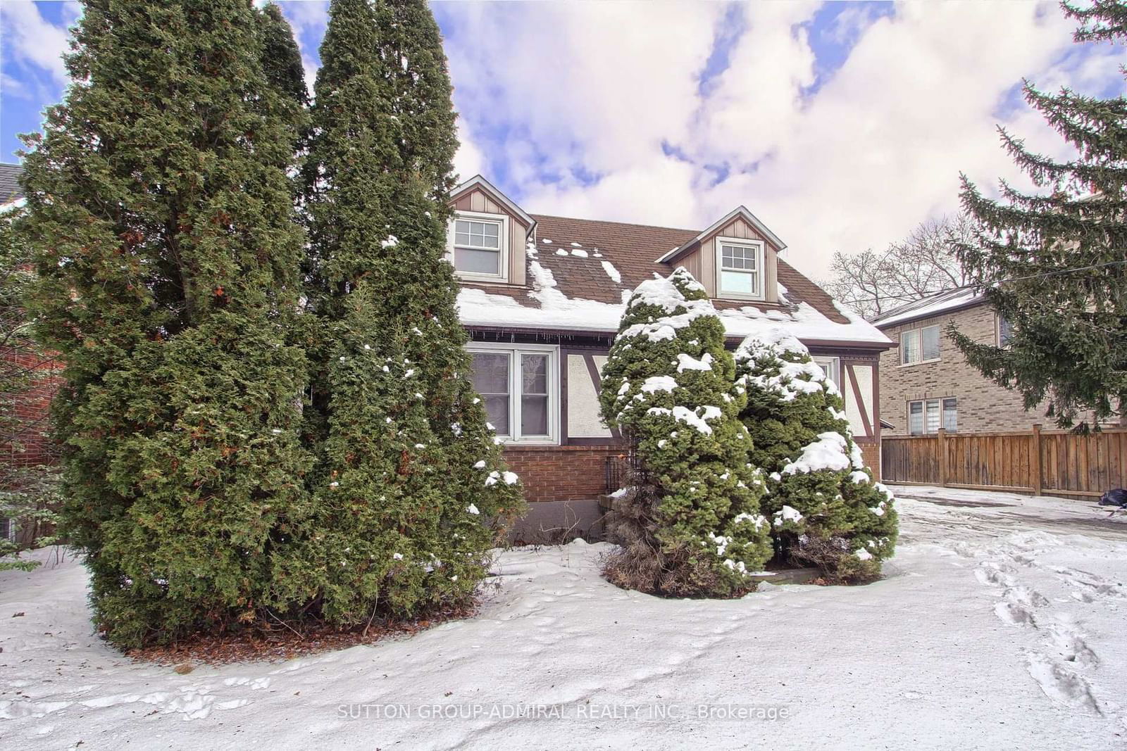 Detached House for sale at 10 Dromore Crescent, Toronto, Newtonbrook West, M2R 2H5 - MLS: C11951605