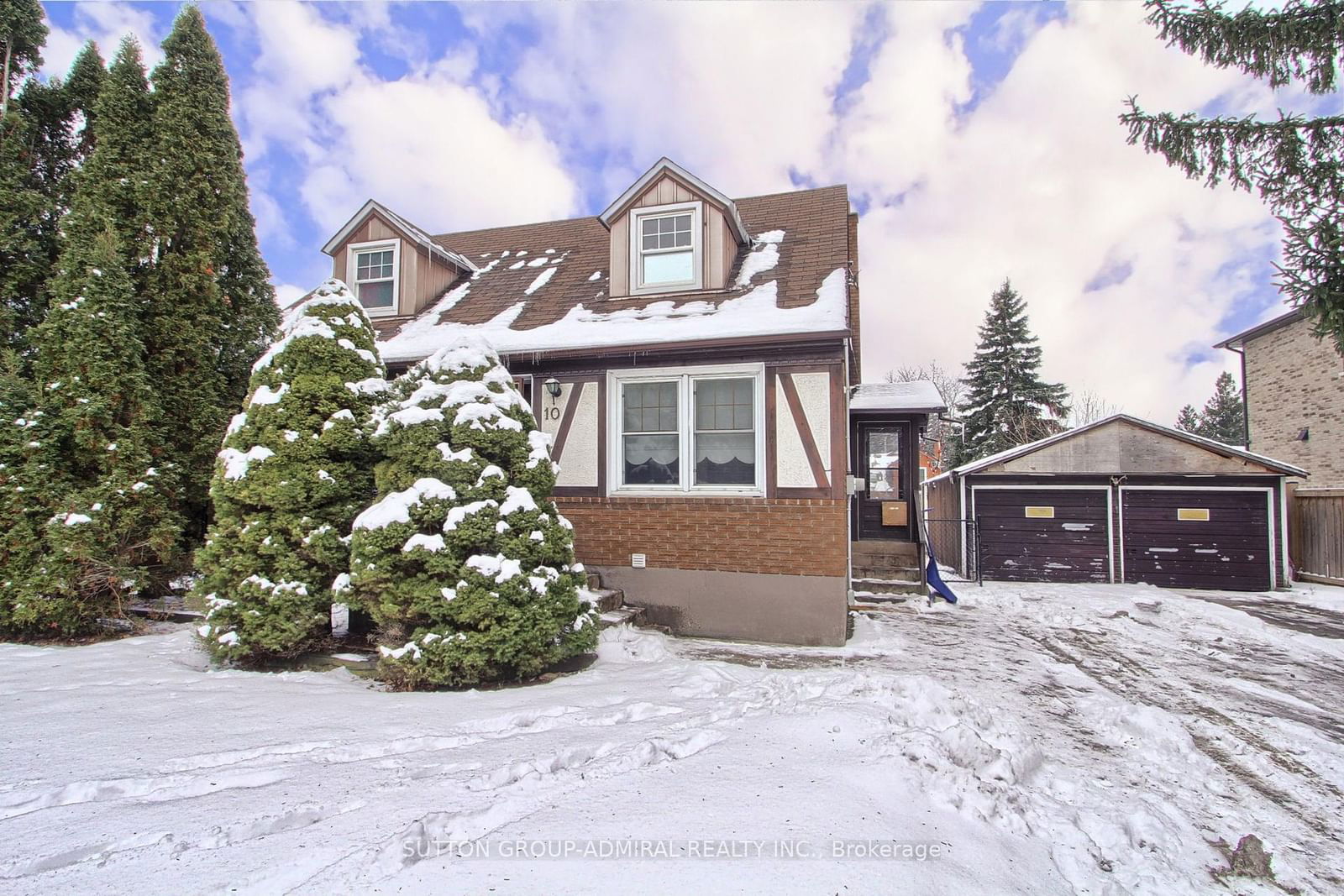 Detached House for sale at 10 Dromore Crescent, Toronto, Newtonbrook West, M2R 2H5 - MLS: C11951605