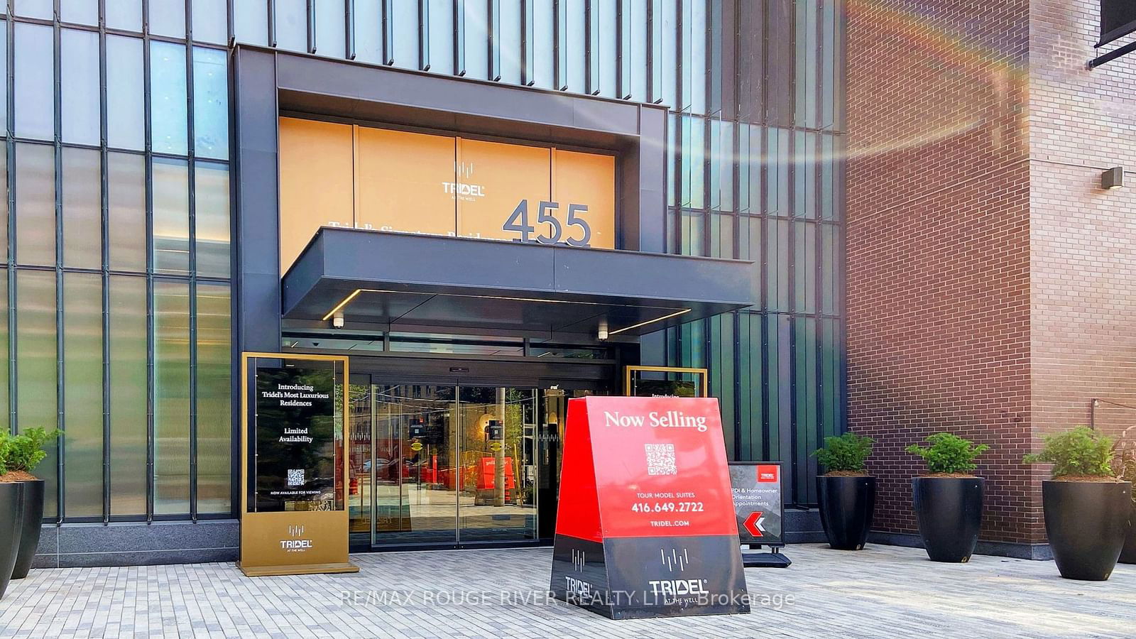 Condo for sale at 806-455 Wellington Street, Toronto, Waterfront Communities C1, M5V 0V8 - MLS: C11951785