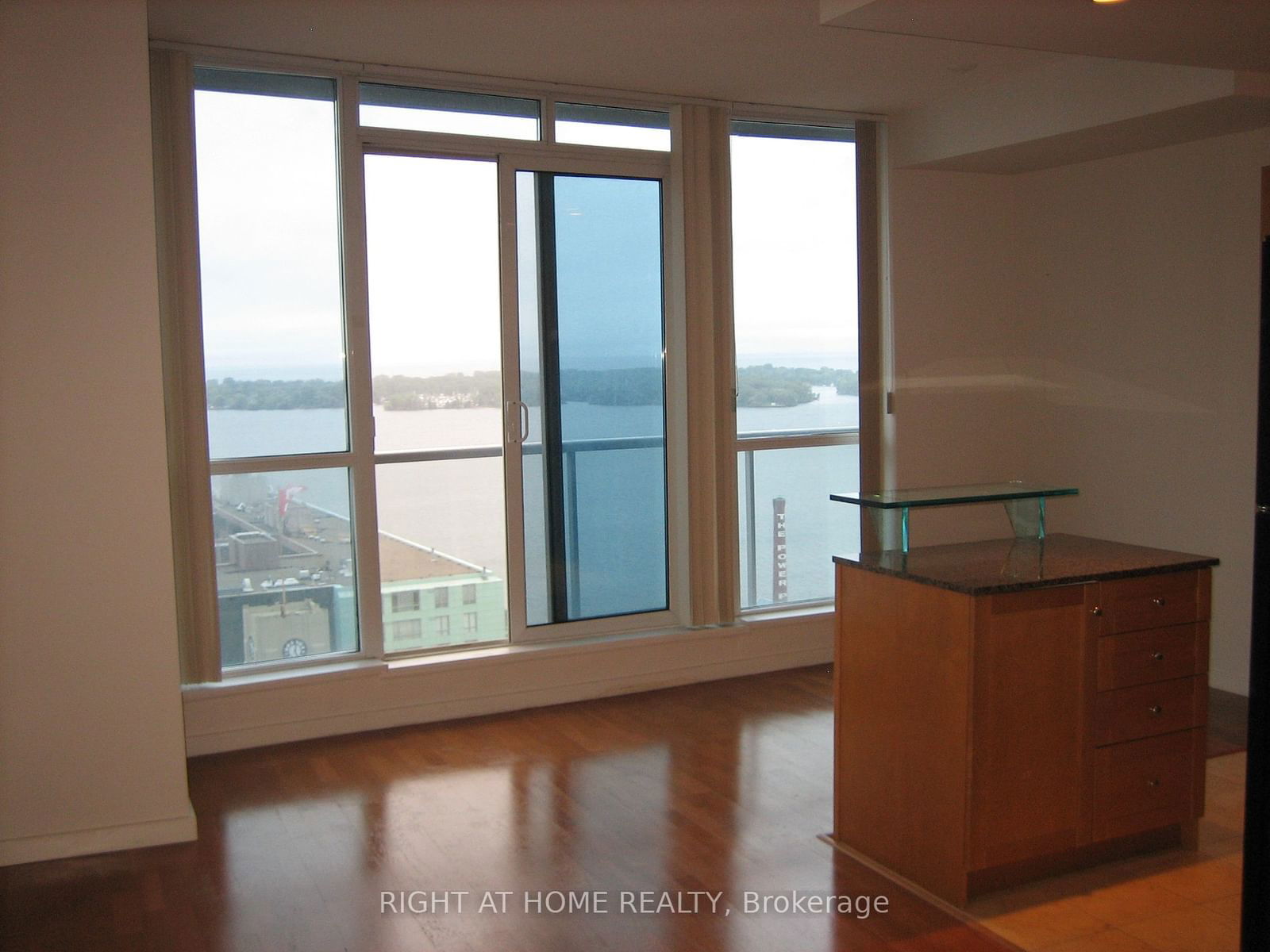 Condo for lease at 2408-8 York Street, Toronto, Waterfront Communities C1, M5J 2Y2 - MLS: C11951908