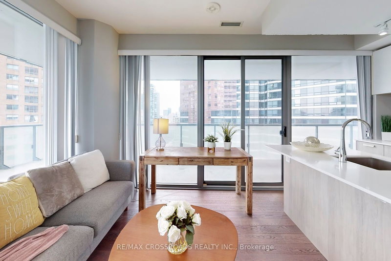 1910 - 57 St  Joseph St, Toronto, M5S 0C5 | Image 3