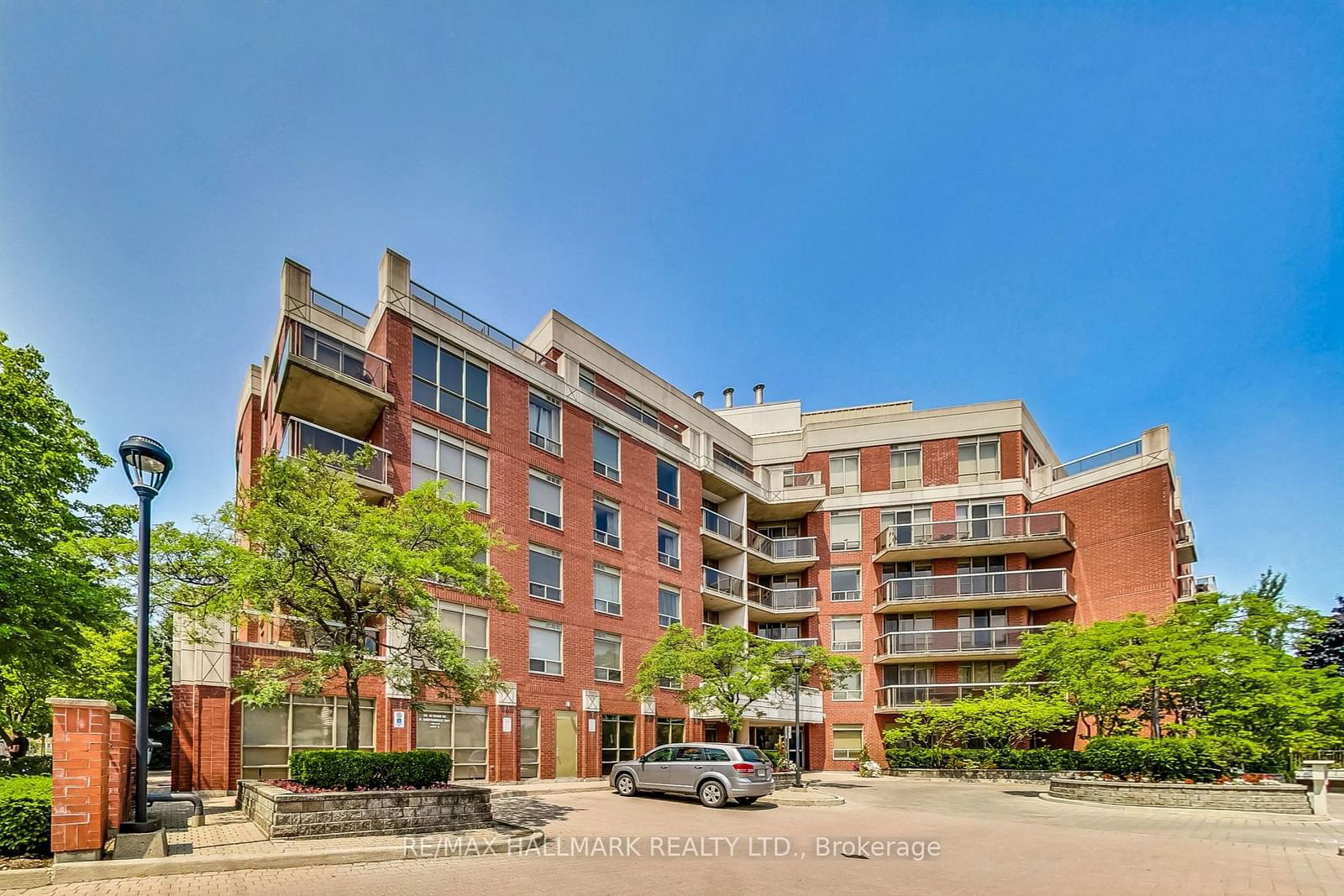 Condo for sale at 405-800 Sheppard Avenue, Toronto, Bathurst Manor, M3H 6B4 - MLS: C11952380