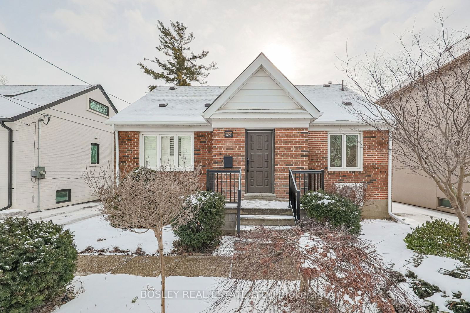 Detached House for lease at 639 Glengrove Avenue, Toronto, Englemount-Lawrence, M6B 2H9 - MLS: C11952777