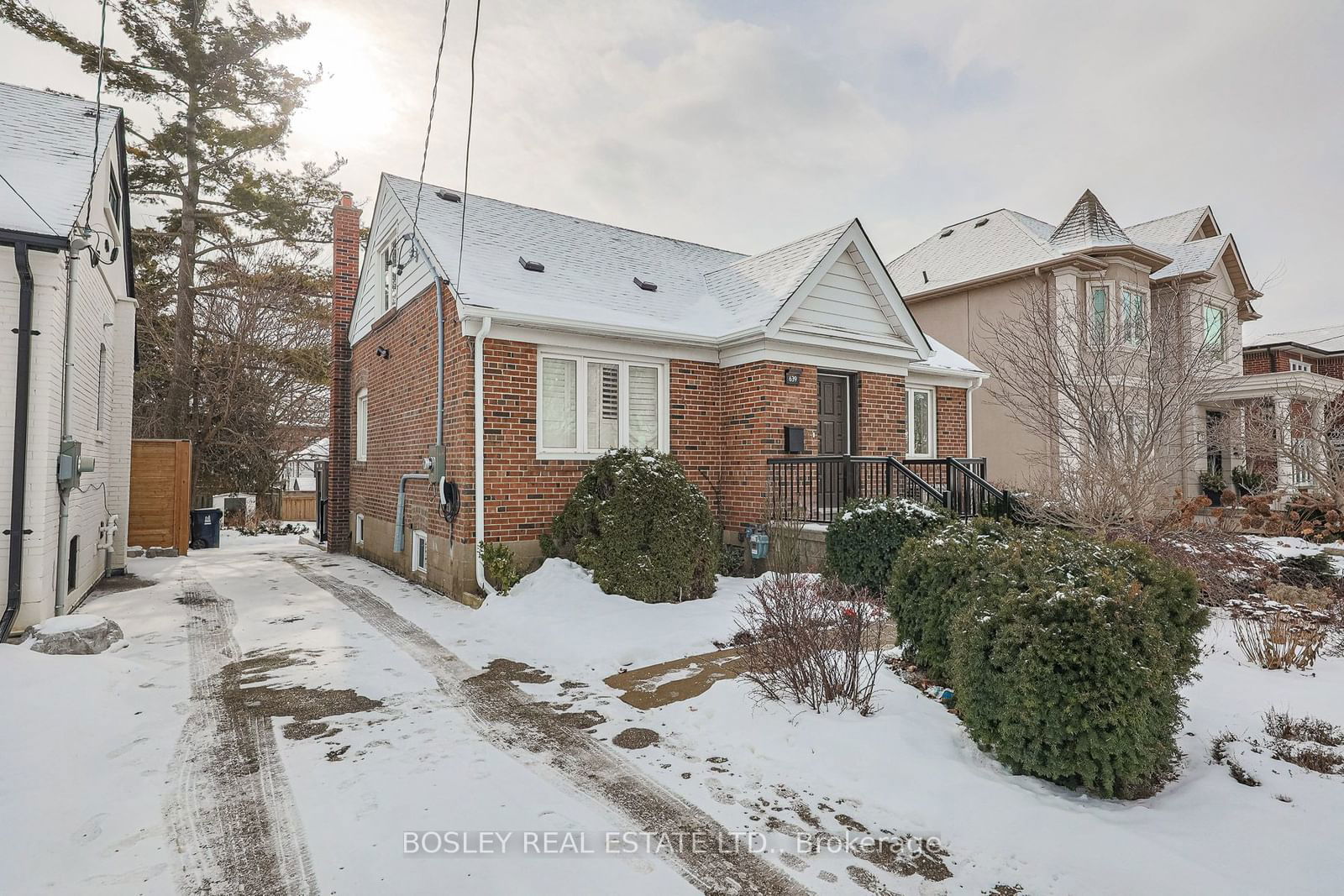 Detached House for lease at 639 Glengrove Avenue, Toronto, Englemount-Lawrence, M6B 2H9 - MLS: C11952777