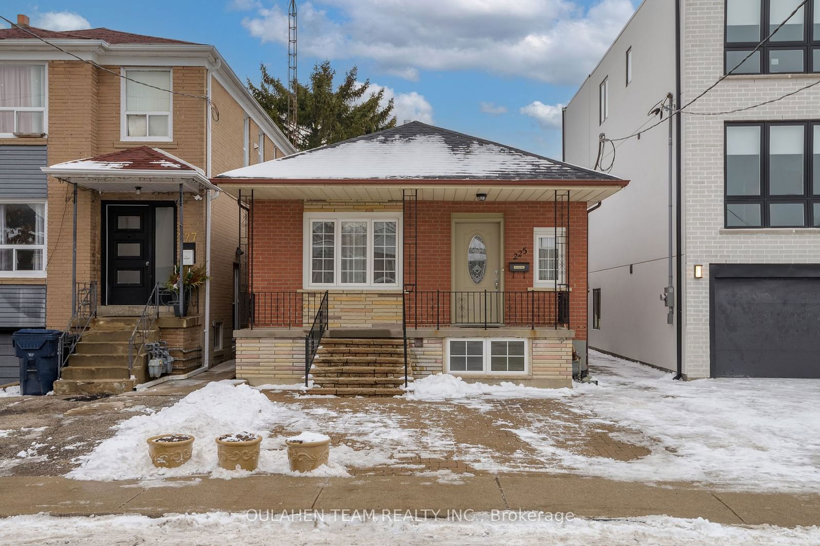 Detached House for sale at 225 Robina Avenue, Toronto, Oakwood Village, M6C 3Y9 - MLS: C11952862