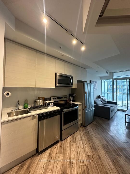 Condo for lease at 537-621 Sheppard Avenue, Toronto, Bayview Village, M2K 1B5 - MLS: C11952874