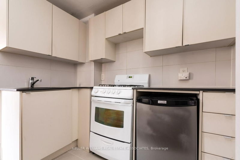 home for lease on 101-160 Huron Street