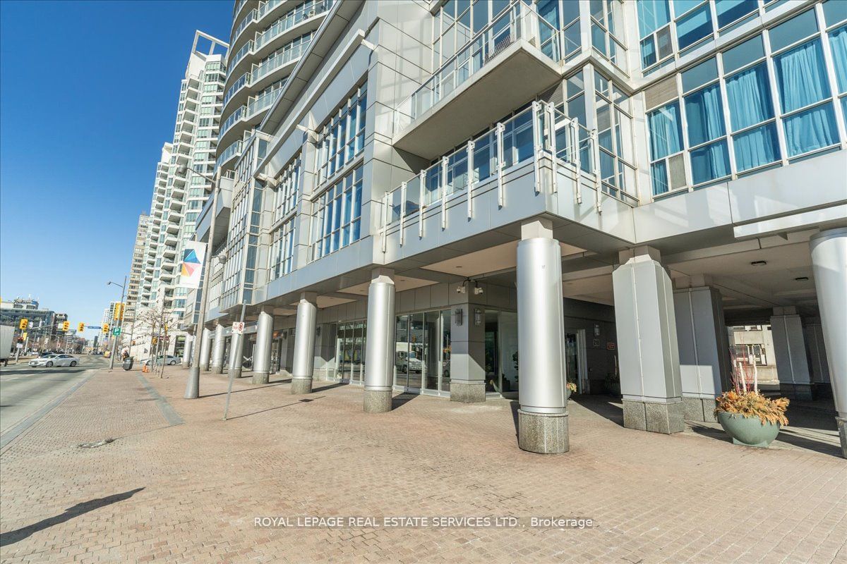 Condo for lease at 1007-218 Queens Quay, Toronto, Waterfront Communities C1, M5J 2Y6 - MLS: C11953325