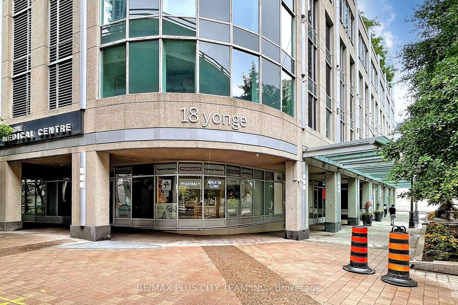 Condo for lease at 805-18 Yonge Street, Toronto, Waterfront Communities C1, M5E 1R4 - MLS: C11953572