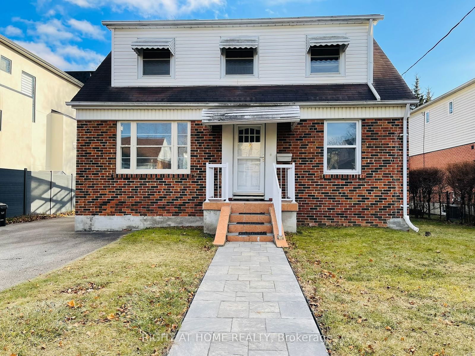 Detached House for lease at 9 Craigmore Crescent, Toronto, Willowdale East, M2N 2Y2 - MLS: C11953612